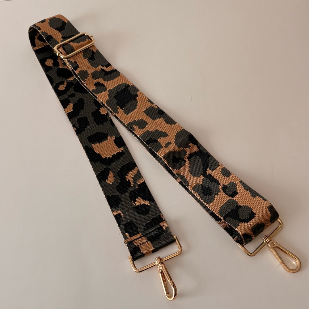 NWOT Ah Dorned Interchangeable Leopard Bag Strap